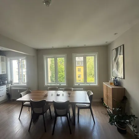Bright And In Apartman *